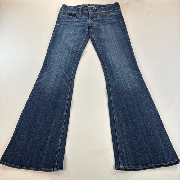 American Eagle Artist Jeans Womens Size 6 Long Low Rise Flare Med Wash Y2K EUC - Picture 1 of 8